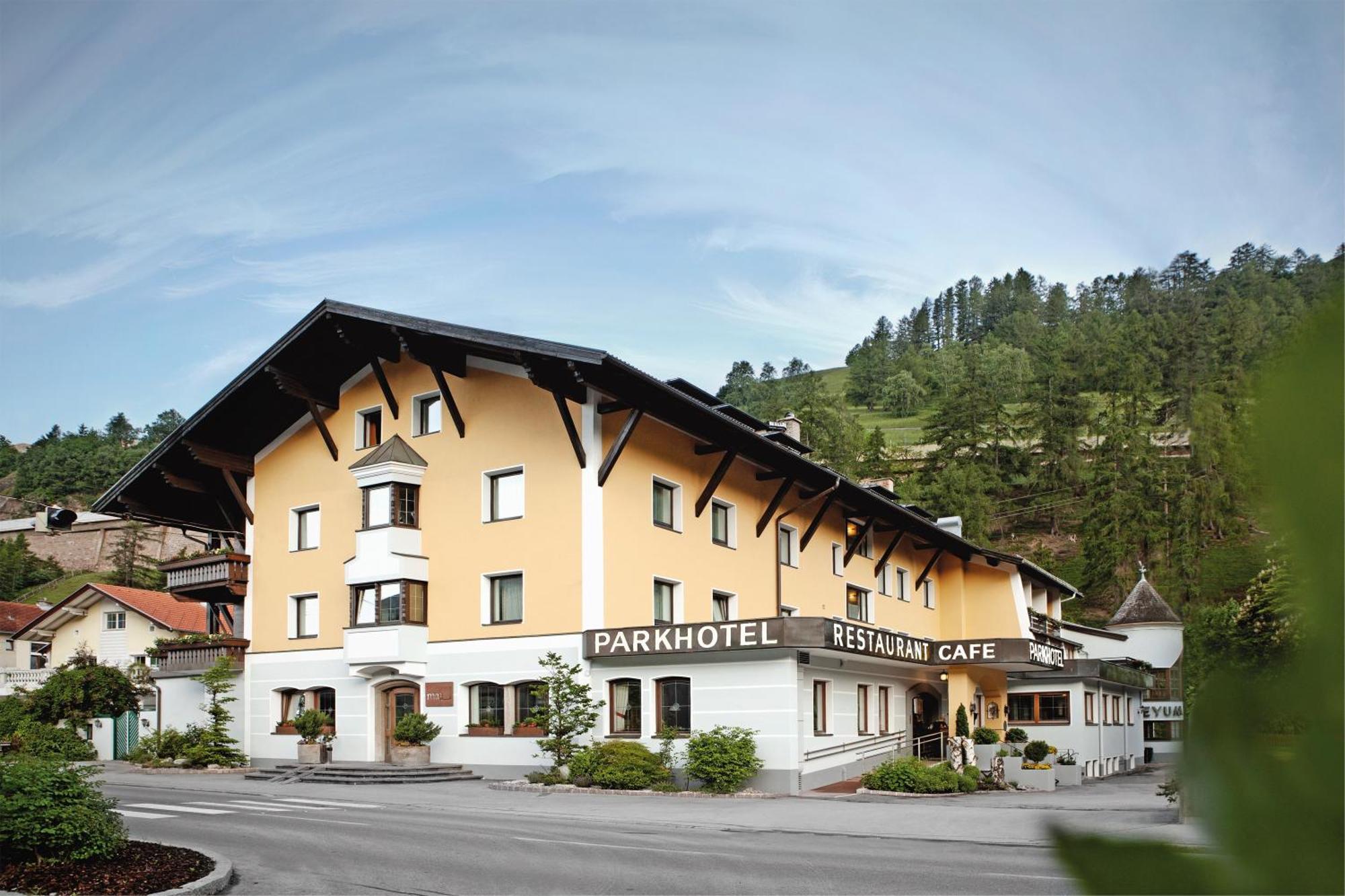 Parkhotel Matrei Matrei am Brenner Exteriör bild